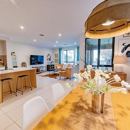Stayau 4Br Designer Home In Knox Wantirna South Exterior foto